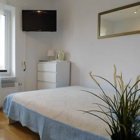 Goscinne - U Wiktorii 库瑞尼卡慕斯卡