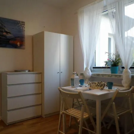 招待所 Goscinne - U Wiktorii 库瑞尼卡慕斯卡